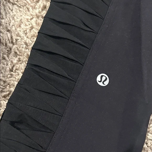 Lululemon sharp turns crop 17’’ - Picture 3 of 4
